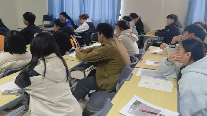 皇冠365官方app