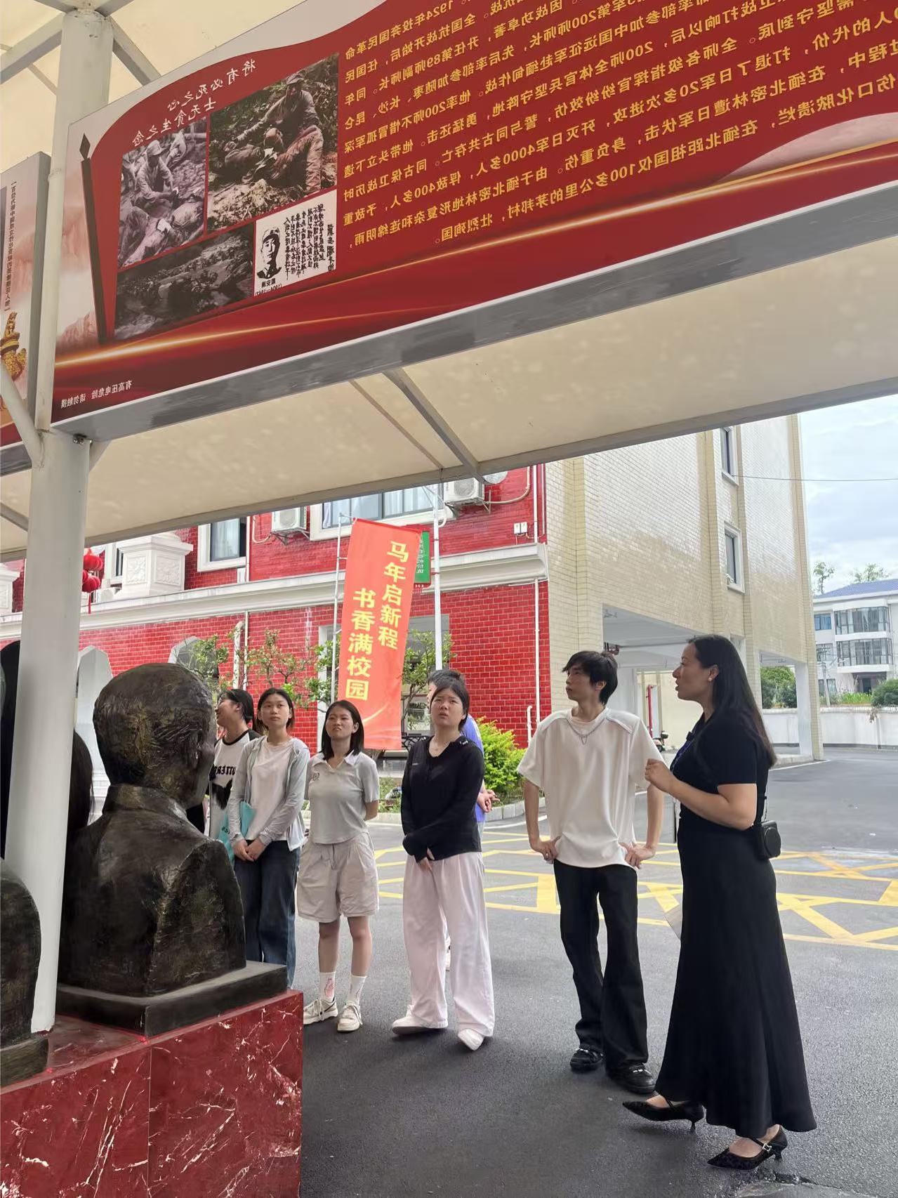 皇冠365官方app